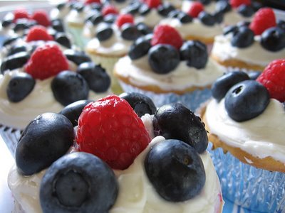patriotic cupcakes fruit